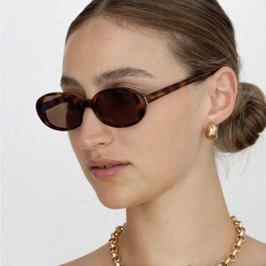 NWOT Velvet Canyon ‘Nineties’ Retro Oval Sunglasses